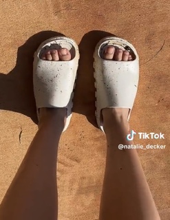 Natalie Decker feet photo 8
