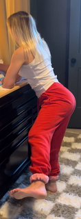 Natalie Decker feet photo 13