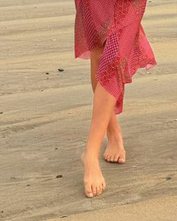 Natalie Decker feet photo 2