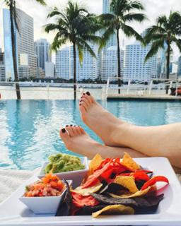 Natalie Dormer feet photo thumbnail