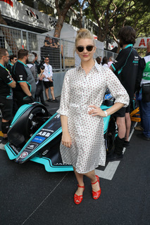 Natalie Dormer feet photo thumbnail