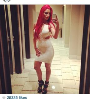 Natalie Eva Marie feet photo thumbnail