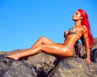 Natalie Eva Marie feet photo thumbnail