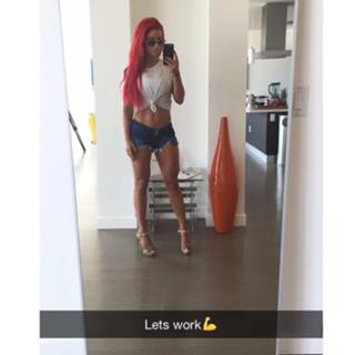 Natalie Eva Marie feet photo thumbnail