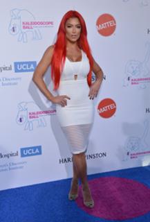 Natalie Eva Marie feet photo thumbnail