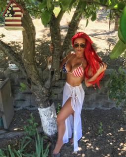Natalie Eva Marie feet photo thumbnail