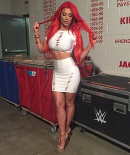 Natalie Eva Marie feet photo thumbnail