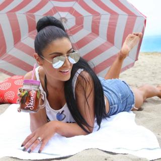 Natalie Eva Marie feet photo thumbnail