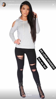 Natalie Eva Marie feet photo thumbnail