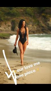 Natalie Eva Marie feet photo thumbnail