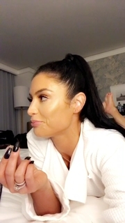 Natalie Eva Marie feet photo thumbnail