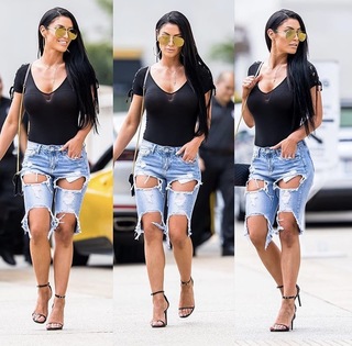 Natalie Eva Marie feet photo thumbnail