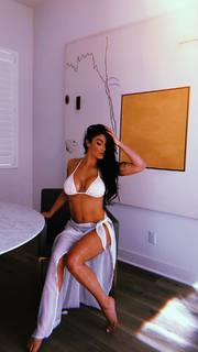 Natalie Eva Marie feet photo thumbnail