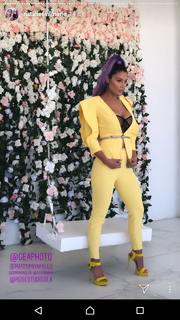 Natalie Eva Marie feet photo thumbnail