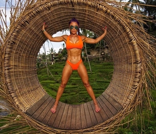 Natalie Eva Marie feet photo thumbnail