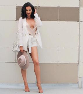 Natalie Halcro feet photo 1