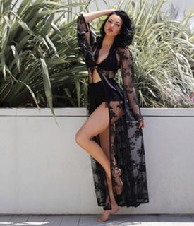 Natalie Halcro feet photo 10