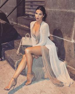 Natalie Halcro feet photo 11