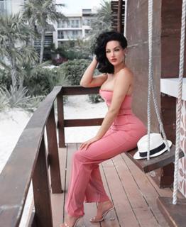 Natalie Halcro feet photo 5