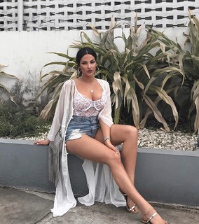 Natalie Halcro feet photo 3