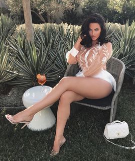 Natalie Halcro feet photo 17
