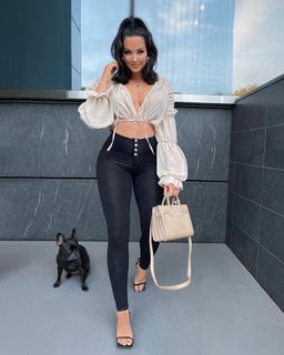 Natalie Halcro feet photo 3