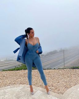 Natalie Halcro feet photo 13