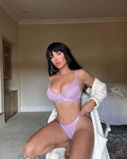 Natalie Halcro feet photo 12