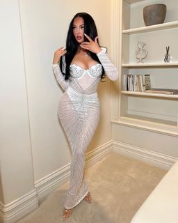 Natalie Halcro feet photo 11