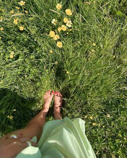 Natalie Halcro feet photo 7