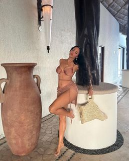 Natalie Halcro feet photo 10