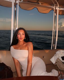 Natalie Halcro feet photo 17