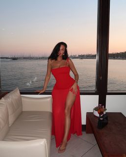 Natalie Halcro feet photo 11