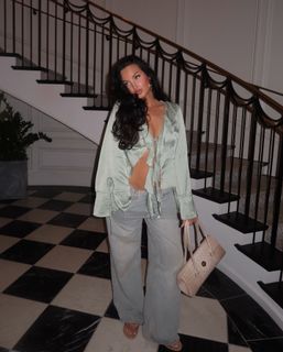 Natalie Halcro feet photo 3