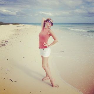 Natalie Hall feet photo 3