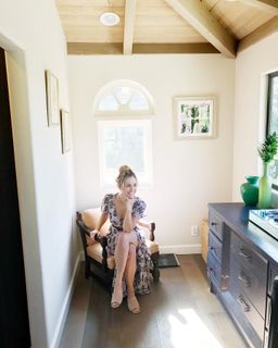 Natalie Hall feet photo 1