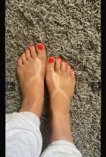 Natalie Hanby feet photo 4