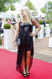 Natalie Horler feet photo thumbnail