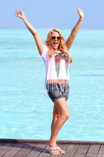 Natalie Horler feet photo thumbnail