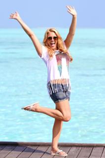 Natalie Horler feet photo thumbnail