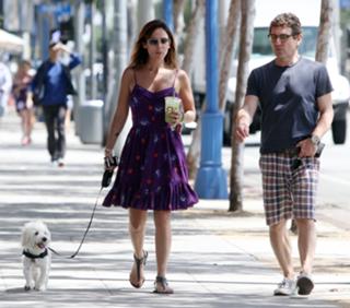 Natalie Imbruglia feet photo thumbnail