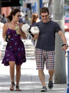 Natalie Imbruglia feet photo thumbnail
