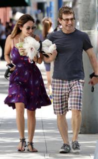 Natalie Imbruglia feet photo thumbnail