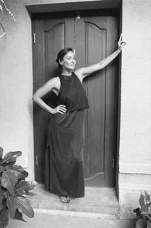 Natalie Imbruglia feet photo thumbnail