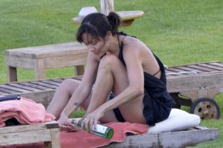 Natalie Imbruglia feet photo thumbnail