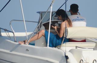 Natalie Imbruglia feet photo thumbnail