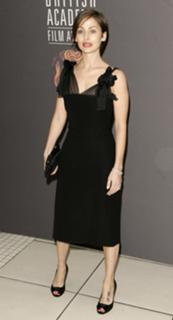 Natalie Imbruglia feet photo thumbnail