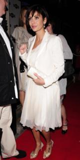 Natalie Imbruglia feet photo thumbnail
