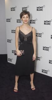 Natalie Imbruglia feet photo thumbnail