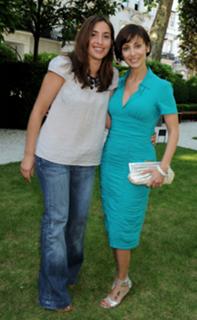 Natalie Imbruglia feet photo thumbnail